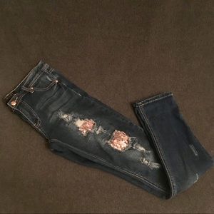 Sz 7/8 Premier distressed jeans w/gold sequin